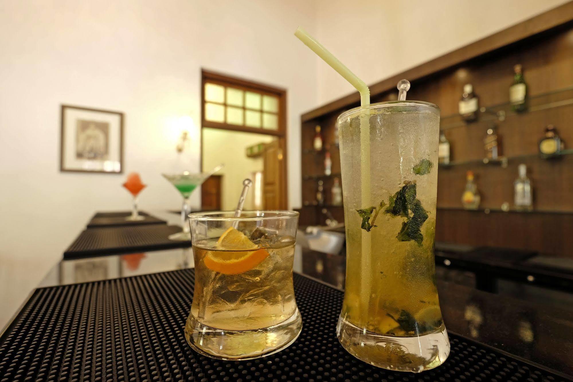 Saraca Hotel Lucknow Eksteriør bilde