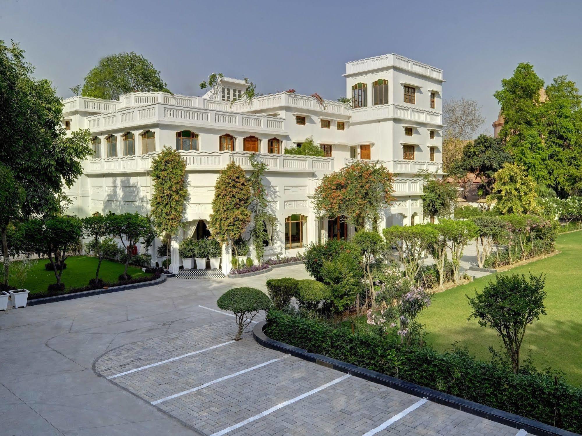 Saraca Hotel Lucknow Eksteriør bilde
