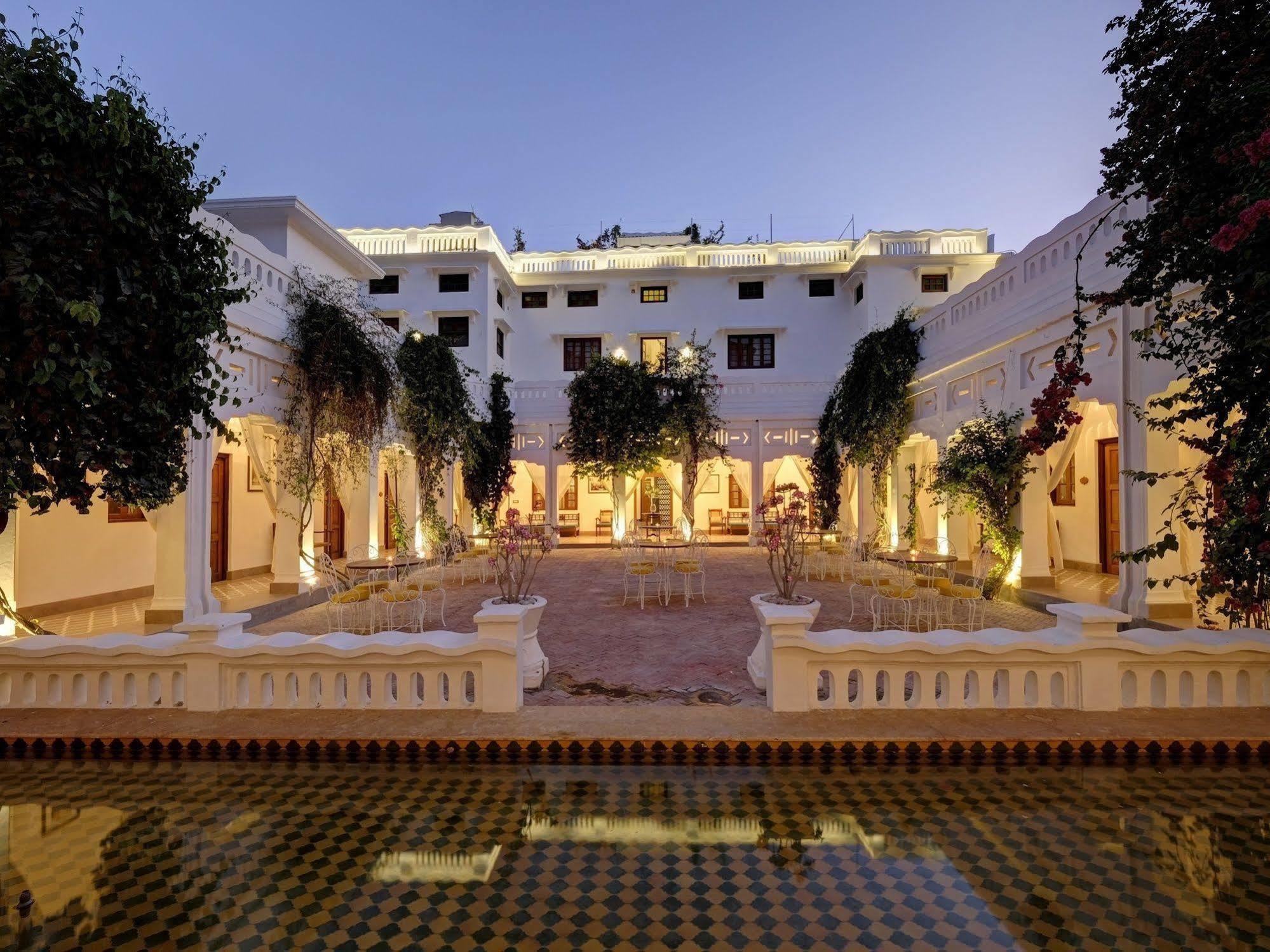 Saraca Hotel Lucknow Eksteriør bilde